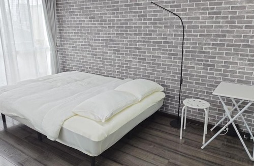 Kurume Apartment | 充実した設備のローコストルーム 福岡空港から高速バス直行
