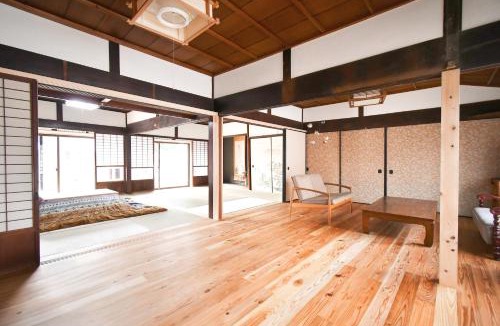 Kizugawa Apartment | 八紘一宇