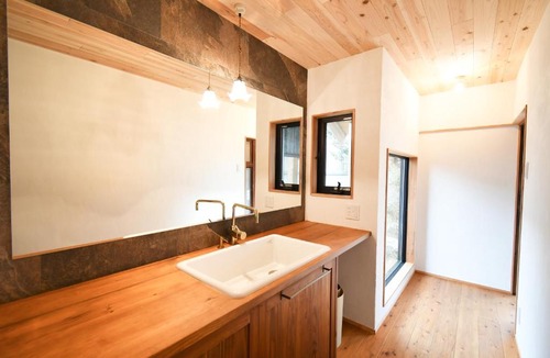 Kizugawa Apartment | 八紘一宇