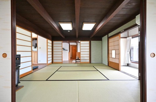 Kotohira-cho House | 古民家民宿 麻の宿