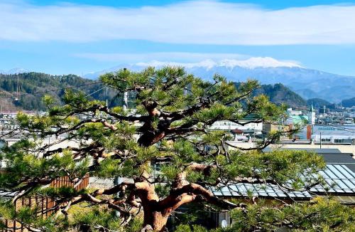Fuyuto Villa | 吉祥莊位于高山市内 有一千平方的园林 可远眺日本的阿尔卑斯山脉 四季景色绝佳 可接待9人入住 免费停车