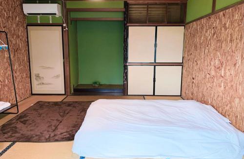 Miyoshi House | 四国旅行のHUB拠点 古民家ゲストハウスheso house