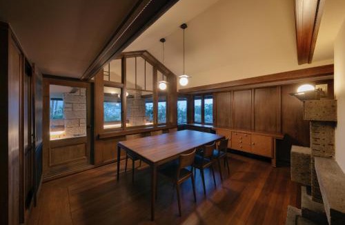 Hayama Cabin | 国登録有形文化財 葉山加地邸