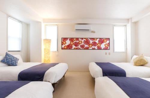 Naha City Centre House | 国際通り徒歩3分 無料駐車場2台 空港車で10分 トイレ2 最大8人 松尾style