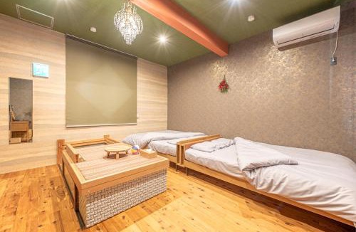 Okazaki Apartment | 城下町ステイ岡崎OkazakiCastleView 岡崎城を一望 テラス付和モダン1LDK 85インチTV 最大6名