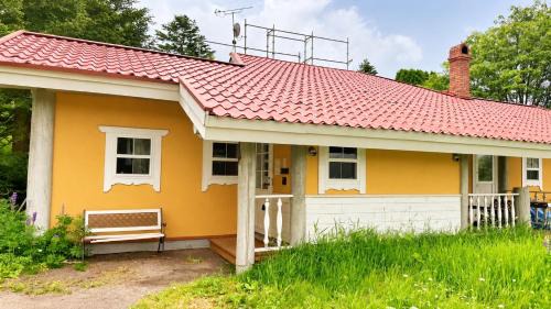 Yubari House | 夕張市鹿の谷邸宅 新千歳空港近隣 暖炉のあるログハウス 1棟貸し