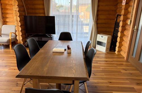 Shiraoi House | 天然温泉付ログハウス ヴィレッジR 4名様まで同一料金 屋根付bbq設備あり