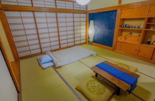 Kofu House | 天然温泉付 一日1組限定一棟貸し最大12名 近隣施設事前予約でバーベキュー 花火 和羽灯屋 ナウヒヤ