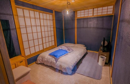Kofu House | 天然温泉付 一棟貸し最大12名 近隣施設事前予約で バーベキュー 花火 和羽灯屋 ナウヒヤ