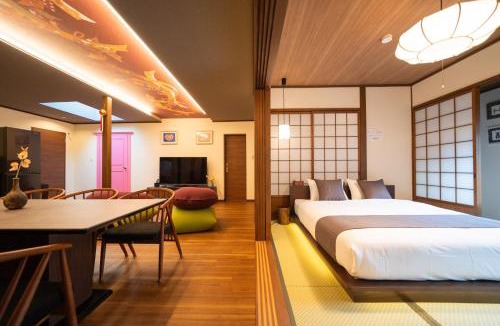 Joto House | 宿本陣星ノ邸 150平米百年古民家 日式浴庭 名家水墨画 双浴双卫 徒步到地铁站5mim 乘地铁可直达心斋桥
