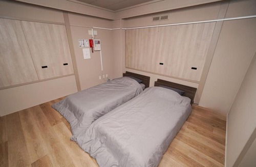 Kanazawa Apartment | 宿泊らく Right near Kanazawa Station! A special inn where you can stay above a sushi bar Ideal for sightseeing in Kanazawa! Convenience store 1-minute walk
