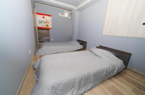 Kanazawa Apartment | 宿泊らく Right near Kanazawa Station! A special inn where you can stay above a sushi bar Ideal for sightseeing in Kanazawa! Convenience store 1-minute walk