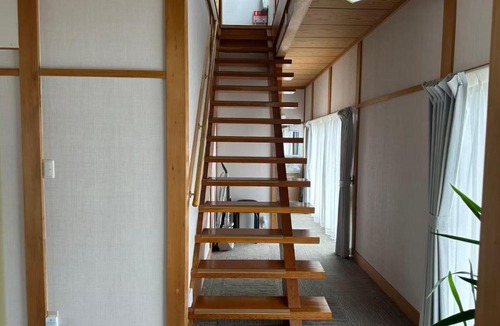 Nishikatsura House | 富士山を眺められる宿 ゲストハウス花水木