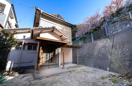 Meiro no Machi House | 小豆島宿いたち