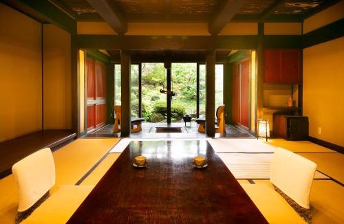 Ishikawa Prefecture Hotel | 川魚・山菜料理 和田屋