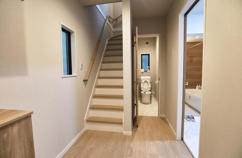 Tsuruhashi Villa | 悠悠家 新建三层 独栋别墅 电车6分钟到难波 16分钟到梅田 120平方 有车库