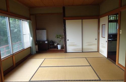 Kawana Apartment | 旅ポストのの花