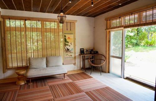 Ishigaki Villa | 星空保護区の古民家 石垣島平久保 天の川とテラス サンセットビーチ徒歩1分