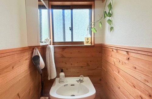Kikai Island House | 昭和レトロな貸切平屋・赤連バナナハウス（喜界町）