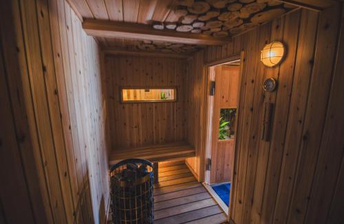Sado Villa | 最大10名 絶景オーシャンビューの露天風呂 蔵サウナ付き AKIYATO Sea Side 椿