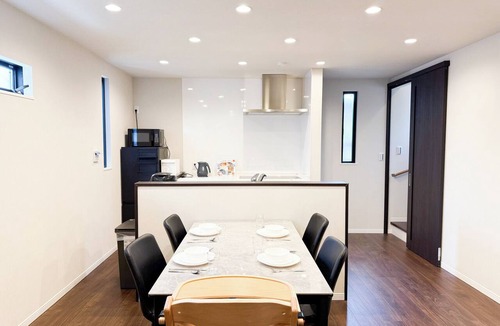 Nishinari House | （朝凪）Spacious Osaka home 4BR for 10 guests quiet residential near city center