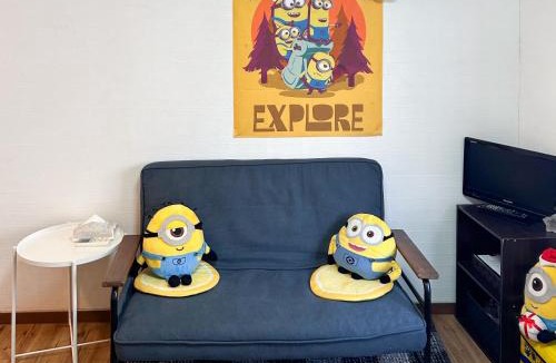 Nishinari Hotel | 林林の民宿-関空直達、minion room 小黄人主题房