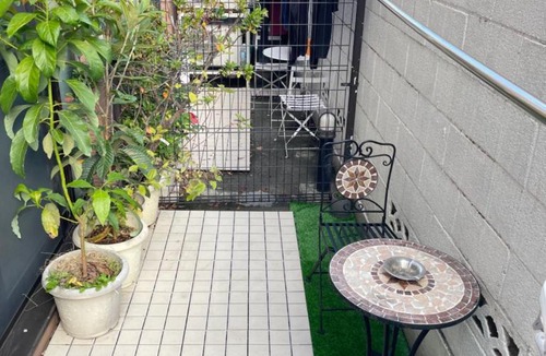 Shinjuku Apartment | 桜の宿28 square meter king size bed with sofa bed, garden room