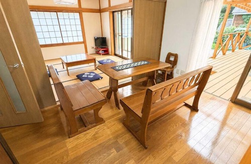 Nasu House | 森に包まれる一棟貸し広々屋根付きウッドデッキでBBQを楽しむ那須の休日Cottage Nest