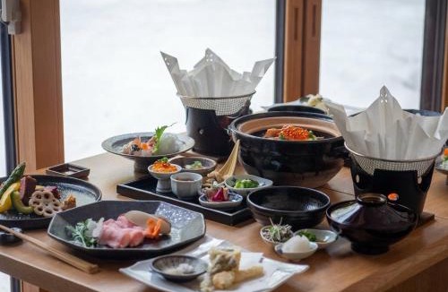 Atsuma Hotel | 森のオーベルジュ 三 みつ - 旧 森厚真hotel CHUPKI -