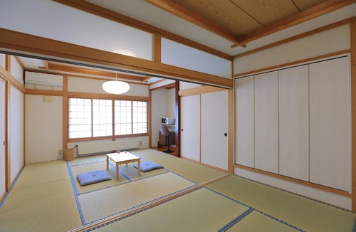 Sotogahama House | 民泊 はただ 青森の地酒が呑める宿