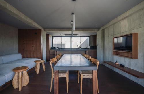 Shimajiri District Villa | 水と風