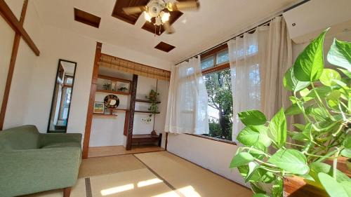 Miyakojima House | 「池間島の一棟貸切りの宿アロハナ」日本最大級のサンゴ礁群ヤビジに最も近い宿。夕陽,海まで徒歩3分