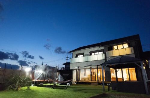 Higashi-ku House | 海の見える一棟貸切リゾートヴィラ hau'oli