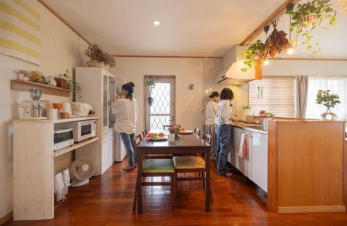 Ueno House | 海まで車で5分 庭付きBBQ可一棟貸切 駐車場2台 最大4名 Temaka Hills
