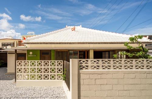 Okinawa House | 海野24 沖縄古民家で寛ぎの時間を 心と身を癒す旅はいかがですか