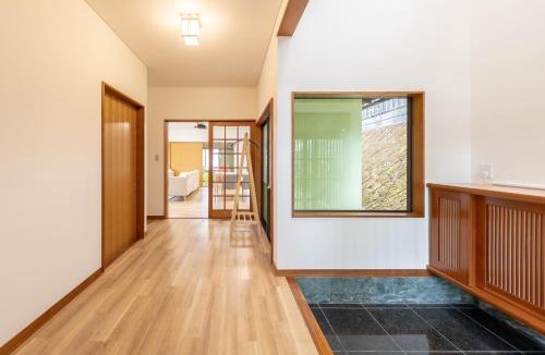 Izu House | 温泉宿のんびり イーハトーヴ中伊豆 天然温泉&展望露天風呂 非日常空間を愉しむ 1棟貸切宿