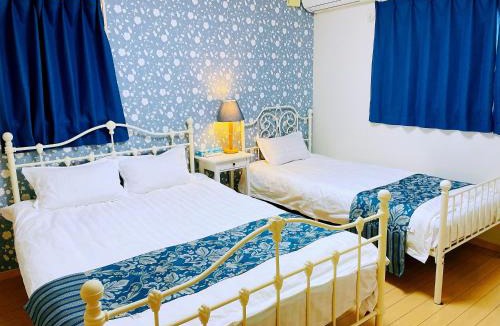Nishinari Villa | 無料駐車場 3階建て一軒家 最大10人 3寝室 2トイレ ペットOK家族団体向き Usj 道頓堀 難波近い 民泊花園西