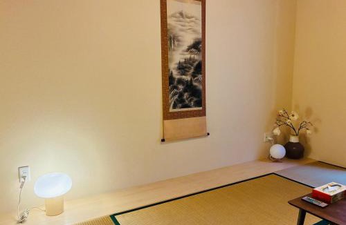 Nishinari Villa | 無料駐車場 3階建て一軒家 最大10人 3寝室 2トイレ ペットOK家族団体向き Usj 道頓堀 難波近い 民泊花園西