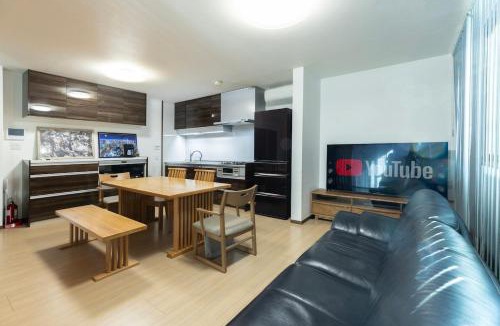 Hakozaki Apartment | 白翠-Hakusui-