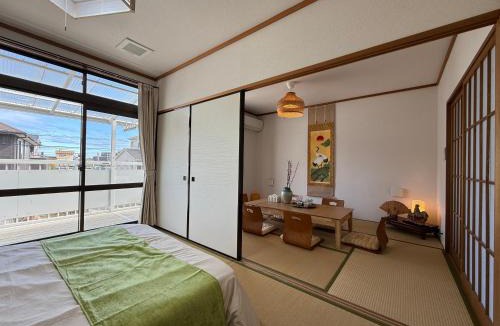 Hatsukaichi House | 禅 宮島 一棟貸し 最大6名 ダブルベット3台 2階建の1棟貸しホテル