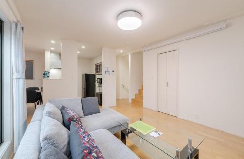 Hakata-ku House | 福岡空港近くの3階建て一棟貸し最大12名
