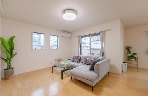Hakata-ku House | 福岡空港近くの3階建て一棟貸し最大12名