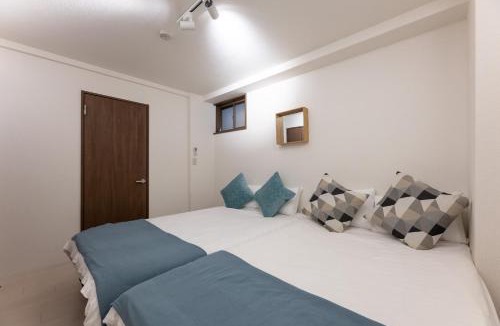 Higashishinsaibashi Apartment | 米3 心斎橋エリアど真ん中 3dkのお部屋 ビルの3階になります EVはありません