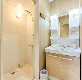 Taisho-ku Villa | 艾屋吉屋 4 minutes to Daisho Station, 3 stops to Shinsaibashi, brand new private house, 3 toilets, 2 bathrooms, suitable for large family travel
