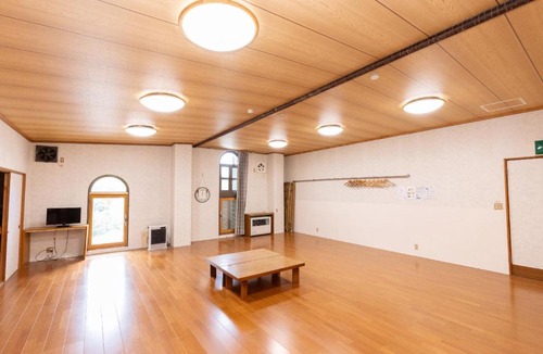 Yuzawa House | 苗場ロッヂ丘