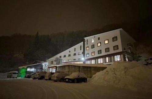 Yuzawa Hotel | 苗場ロッヂ丘