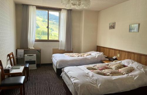 Yuzawa Hotel | 苗場ロッヂ丘