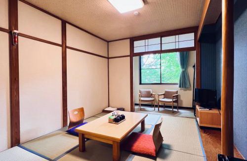Kusatsu Onsen Cabin | 草津白根 マウンテンビューロッジ