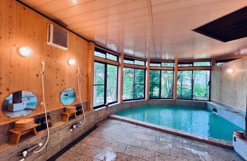 Kusatsu Onsen Cabin | 草津白根 マウンテンビューロッジ
