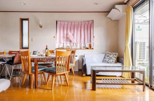 Kasugai Apartment | 貸切あうんKasugai 日本の真ん中 移動に便利 JR春日井駅より徒歩5分 春日井インターまで車10分 8名宿泊可 プロジェクター有